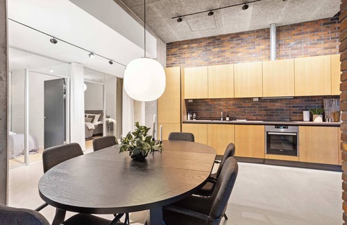 Aarhus C Apartment | Riverside New-Yorker Residence