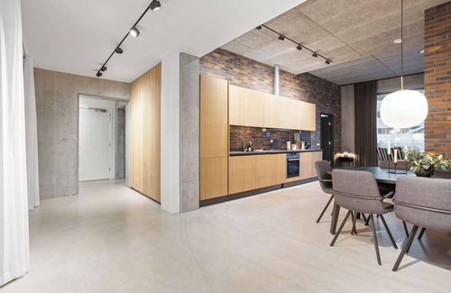 Aarhus C Apartment | Riverside New-Yorker Residence