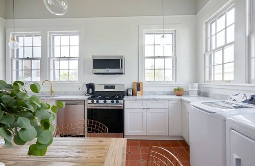 Faubourg Marigny House | Roami at The Mandeville | Three Bedroom w/Balcony
