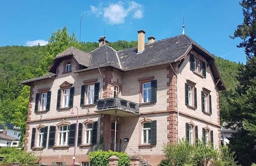 Merzalben Apartment | Room 2 (triple room) - Hostel Forsthaus