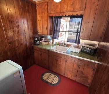 Joshua Tree Hotel | Room 5 - Downtown Joshua Tree Motel - Pet Friendly - Walk to Shops & Visitor Center, Minutes to Park Entrance