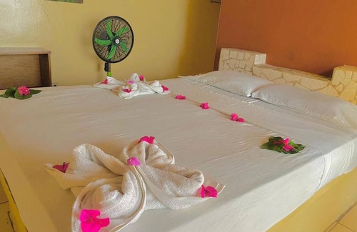 Las Penitas House | Room in B&B - Beach Hotel Room For 6 P Pool Breakfast and Fan