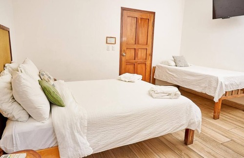 Las Penitas House | Room in Lodge - Grape 2 - Family Room for 5 People