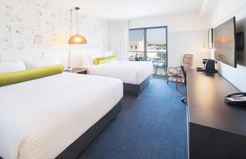 Venice Hotel | Room w/Balcony Over Venice Streets | Rooftop | Free Breakfast | City View