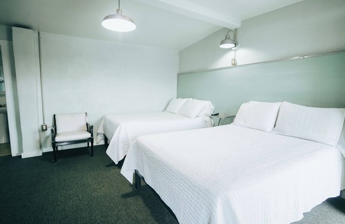 Brownsville Hotel | Rooms at The Pecan