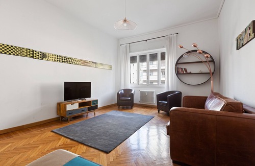 Guastalla Apartment | Roomy Apartment Duomo & San Babila