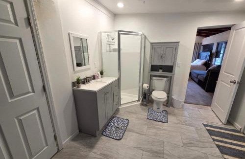 Allied Gardens Apartment | Rose Guest Private Suite