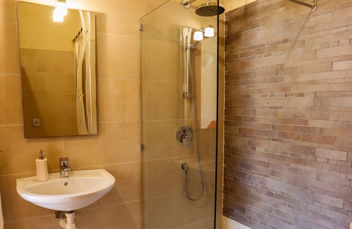 Xaghra Bed & Breakfast | Rosehill B&B