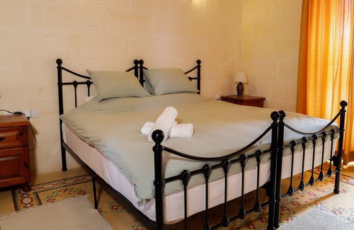 Xaghra Bed & Breakfast | Rosehill B&B