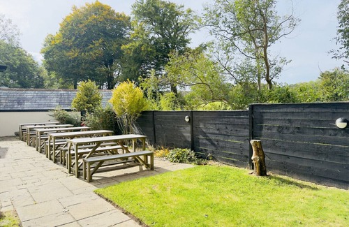 Fivelanes Apartment | Rough Tor - Rising Sun Inn