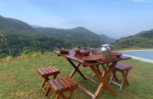 Medadumbara House | Royal Mountain Edge ,Knuckles