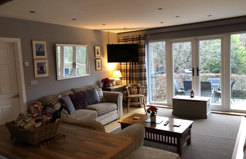 Llandybie House | Rural 4 Bed Annexe