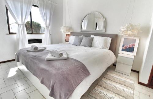 Alporchinhos House | Rustic Beach House at the Cliff T3 | C218