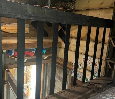 Sayward Apartment | Rustic Guesthouse