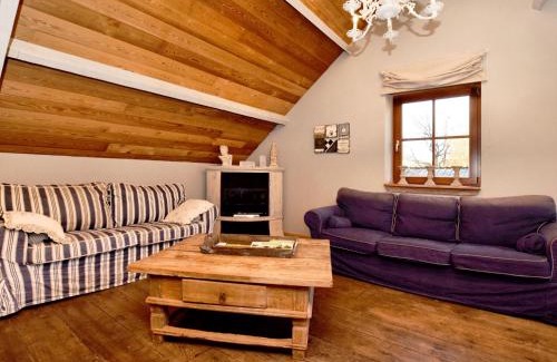 Ennal House | Rustic holiday home in Halleux