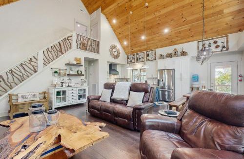 Lake Lure House | Rustic Retreat