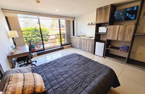 Ciudad Lopez Mateos Apartment | S05 SUITE DOBLE CAMA MATRIMONIAL Premium Frente al TEC CEM con Cocineta WiFi Balcón Parking Terraza