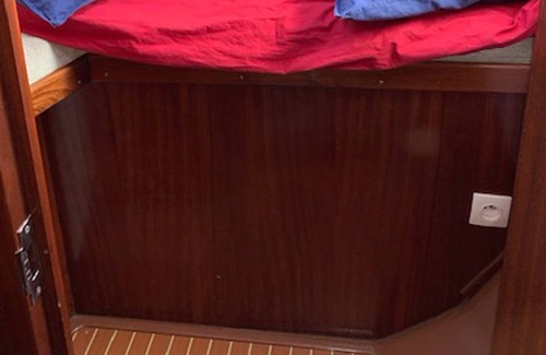 Gruissan Boat Rental | Sailboat - 5 double cabins - 10 berths
