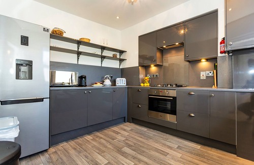 Hele Apartment | Saint James By The Quay