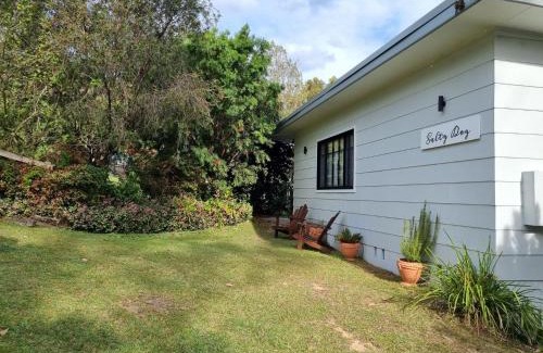 Long Beach House | Salty Dog managed by Batemans Bay Accom