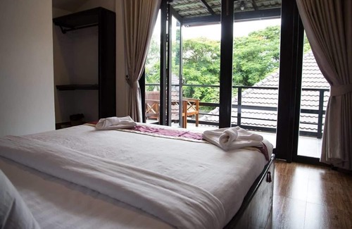 Kampot Hotel | Salty River Resort