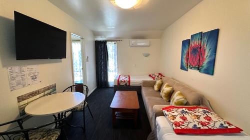 Riccarton Hotel | Samhil Motor Lodge