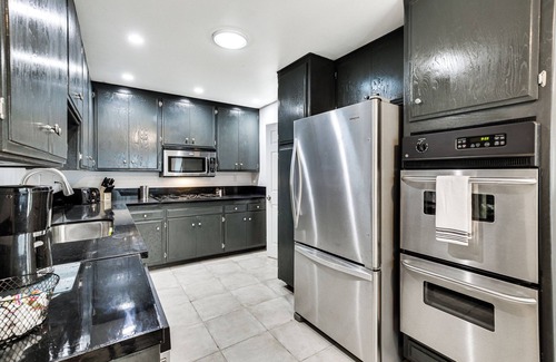 Spring Valley House | San Diego Home: AC, Hot Tub, Covered Patio & BBQ