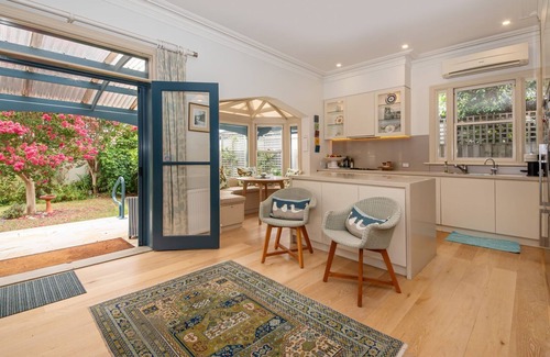 Sandringham House | Sandringham Royale - A great Bayside home and close to everything