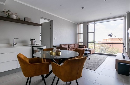 Greater Johannesburg Metropolitan Area Apartment | Sandton Smart Apartment Fifteen