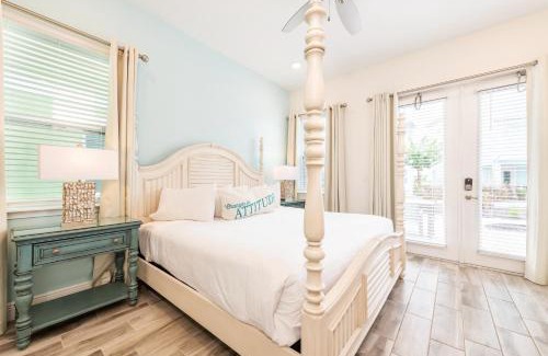 West Kissimmee House | Sandy Shores Cottage Near Disney With Margaritaville Resort & Island H20 Waterpark Access - 2962Sr