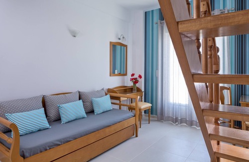 Kamari Hotel | Santellini Hotel