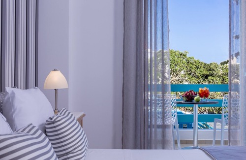 Kamari Hotel | Santellini Hotel