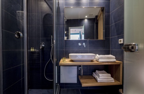Kamari Hotel | Santellini Hotel