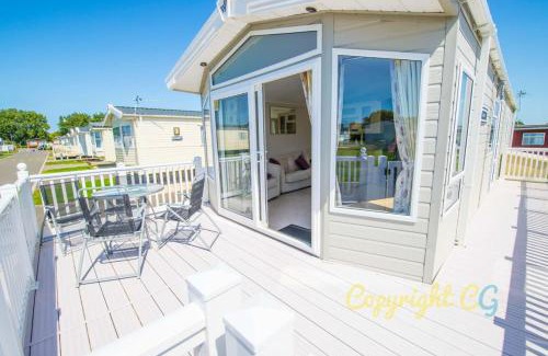 Camber Resort | SBL54 - Camber Sands Holiday Park - Mini Lodge - 3 Bedrooms - Decking - Dishwasher - Private Parking