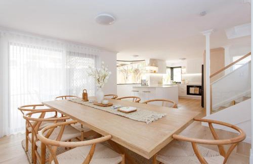 Scarborough House | Scarborough Family Beachside Retreat - Walk to beach