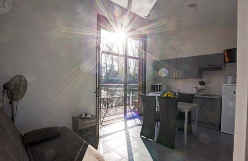 Veauchette Cottage | Scenic Chalets with Private Terrace, Lakeside Views, and Pet-Friendly Amenities