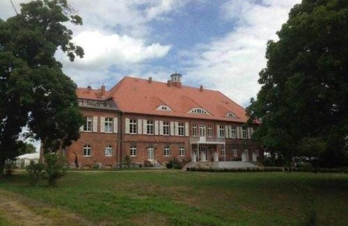 Putnitz Apartment | Schloss Pütnitz - Kanuspezial ab 4 Ü 06 Jan bis 29 April