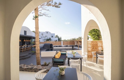 Monolithos Apartment | Scorpios Beach Santorini