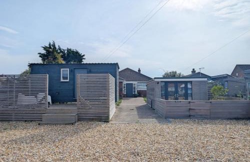 Pagham House | Sea Urchin and Shepherds Hut on the Beach