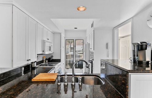 Spinnaker Beachhouses Villa | Seabrook Exclusives | 783 Spinnaker Beach