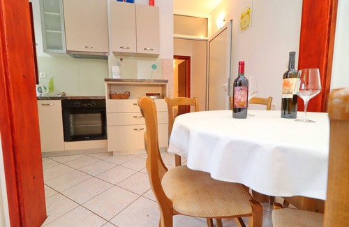 Skrivena Luka Apartment | Seafront Apartments Anthony