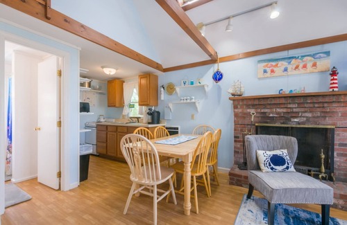 Sandwich Cottage | Seas the Day at East Sandwich Beach!