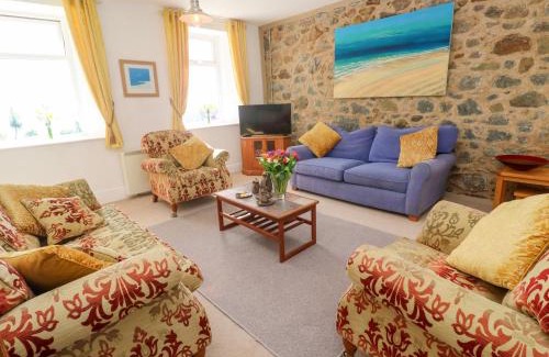 Coverack House | Seaview