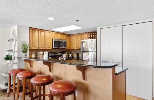 Arcadian Shores House | Seawatch South 807 - Oceanfront-Shore Drive Section
