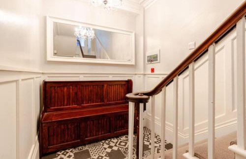 Sedbergh Apartment | Sedbergh Penthouse - KingBed - Tv - Wifi