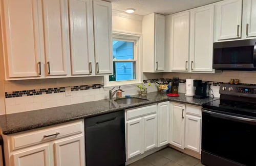 Apex House | Sedona Place -Home w/fenced yardnsleeps up to 7