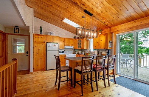 Springfield House | Serene Waterfront Getaway - Paddle Board Canoe