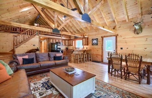 Nelsonville Cabin | Seven Pines Cabin - Secluded in Hocking Hills