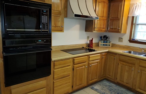 Lost Bridge Village House | Shady Rock 2-Lakefront-Flat Walk to Water!