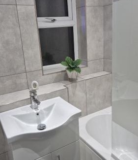 Dagenham Apartment | Shafter House London